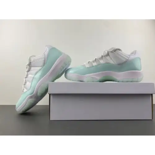 Wmns Air Air Jordan 11 Jordan 11 Retro Low 'Igloo'
