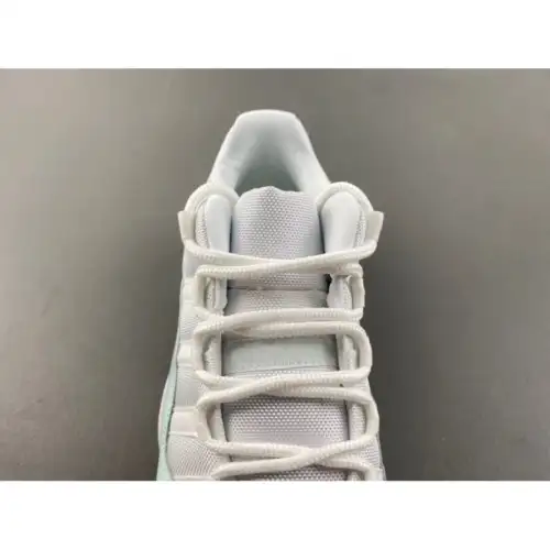Wmns Air Air Jordan 11 Jordan 11 Retro Low 'Igloo'