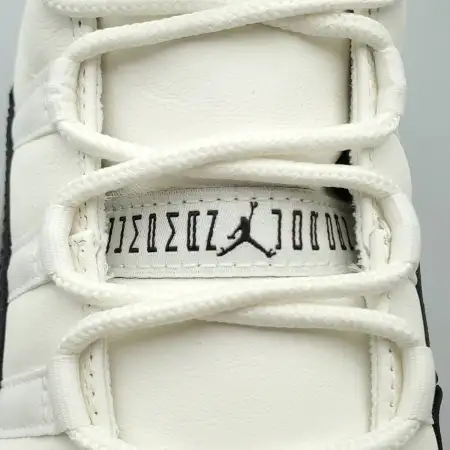 Wmns Air Jordan Air Jordan 11 11 Retro 'Neapolitan'