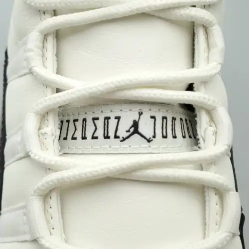 Wmns Air Jordan Air Jordan 11 11 Retro 'Neapolitan'