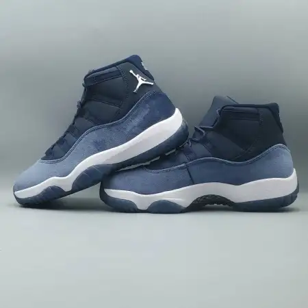 Wmns Air Jordan 11 Retro 'Midnight Navy Velvet'