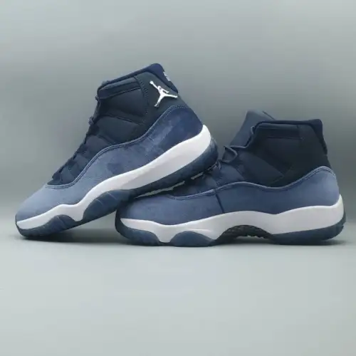 Wmns Air Jordan 11 Retro 'Midnight Navy Velvet'