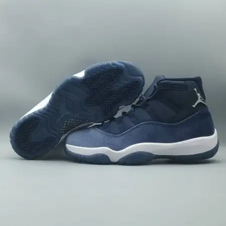 Wmns Air Jordan 11 Retro 'Midnight Navy Velvet'