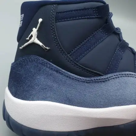 Wmns Air Jordan 11 Retro 'Midnight Navy Velvet'