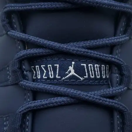 Wmns Air Jordan 11 Retro 'Midnight Navy Velvet'