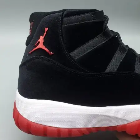 Wmns Air Jordan 11 Retro 'Bred Velvet'