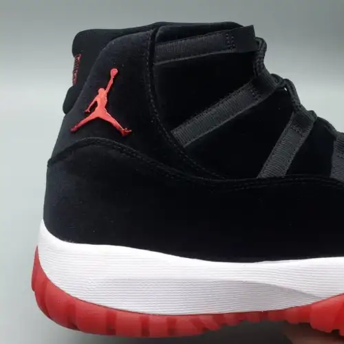 Wmns Air Jordan 11 Retro 'Bred Velvet'