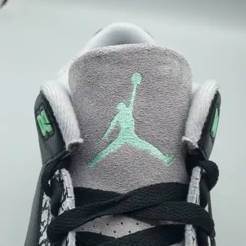 Air Jordan 3 Air Jordan 3 Retro 'Green Glow'