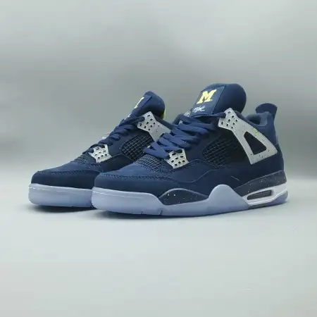 Air Jordan 4 Retro 'Michigan Wolverines' PE 98F97145