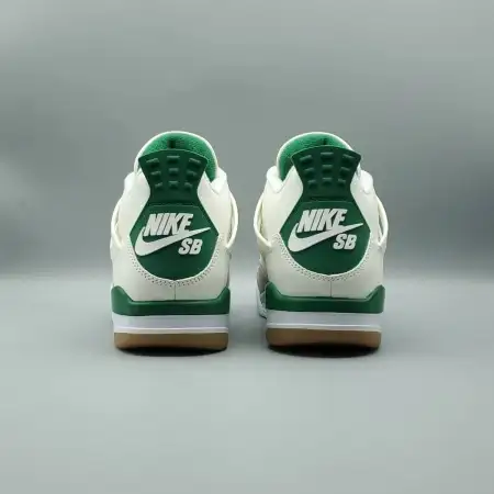 Nike SB x Air Jordan Nike SB 4 Retro 'Pine Green'