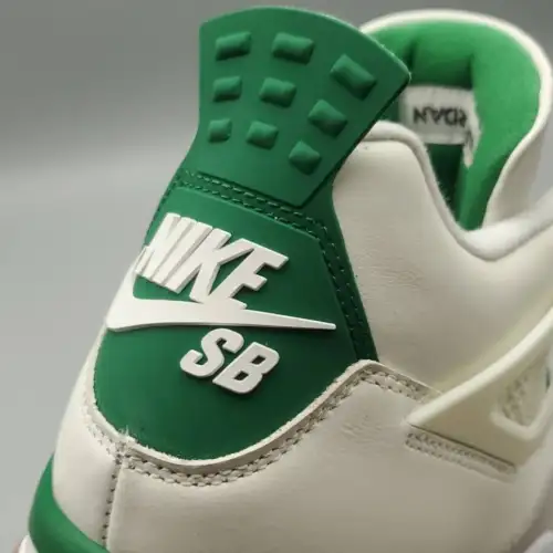 Nike SB x Air Jordan Nike SB 4 Retro 'Pine Green'