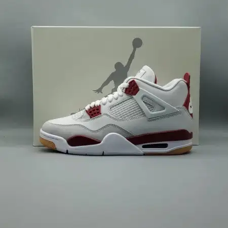 Nike SB x Air Jordan 4 Varsity Red Retro SP 'Varsity Red' Friends & Family