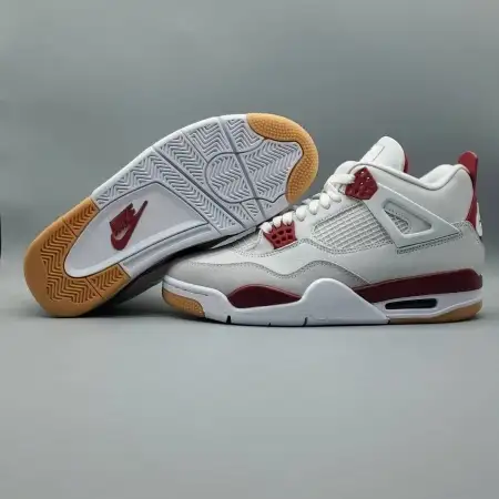 Nike SB x Air Jordan 4 Varsity Red Retro SP 'Varsity Red' Friends & Family