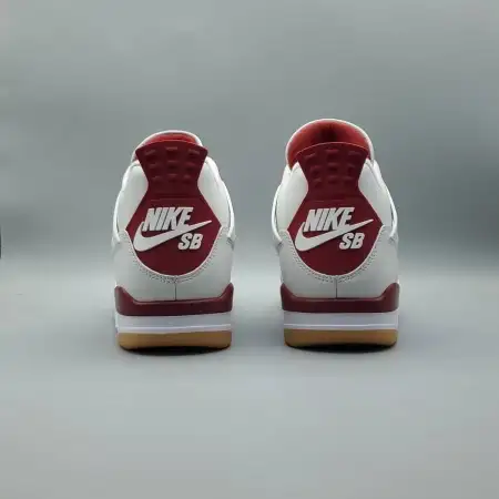 Nike SB x Air Jordan 4 Varsity Red Retro SP 'Varsity Red' Friends & Family