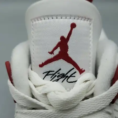 Nike SB x Air Jordan 4 Varsity Red Retro SP 'Varsity Red' Friends & Family
