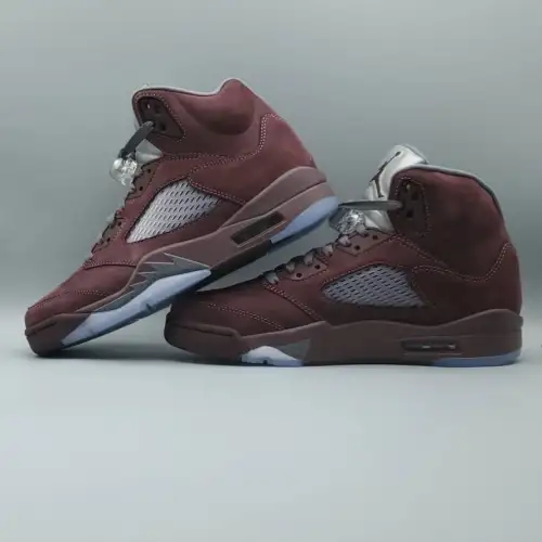 Air Jordan 5 Retro 'Burgundy' Air Jordan 5 2023
