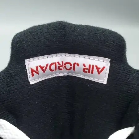 Air Jordan 5 Retro OG 'Black Air Jordan 5 Metallic Reimagined'