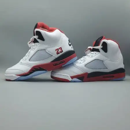 Air Jordan 5 Retro 'Fire Air Jordan 5 Red' 2025