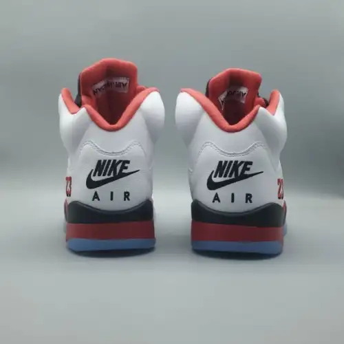 Air Jordan 5 Retro 'Fire Air Jordan 5 Red' 2025