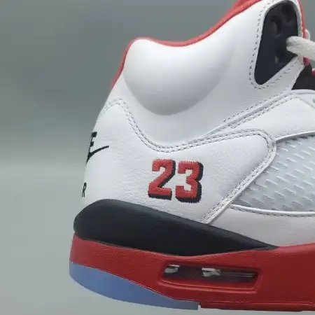 Air Jordan 5 Retro 'Fire Air Jordan 5 Red' 2025
