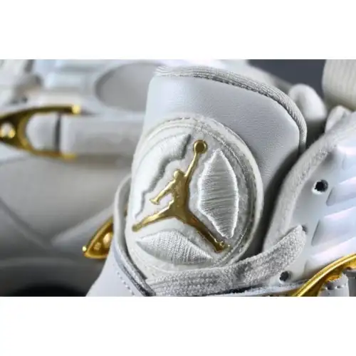 Air Jordan 8 Retro C&C 'Trophy'