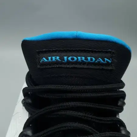 Air Jordan 9 Retro 'Powder Blue' 2024