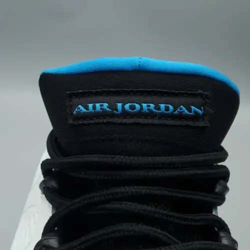 Air Jordan 9 Retro 'Powder Blue' 2024