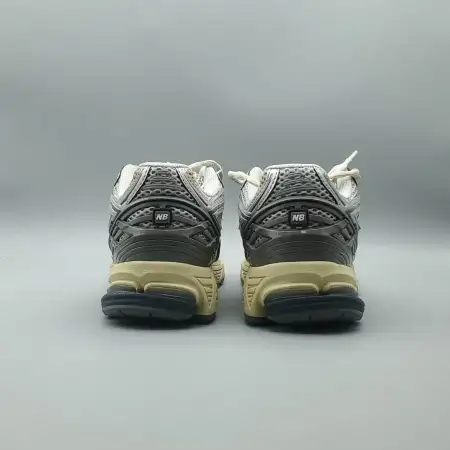 thisisneverthat x 1906R 'The New Balance 2022 Downtown Run'