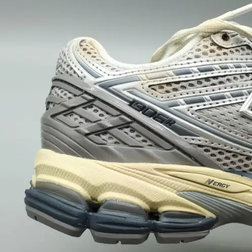 thisisneverthat x 1906R 'The New Balance 2022 Downtown Run'