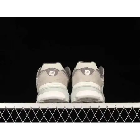 Levi's x 990v3 New Balance Made In USA 'Elephant Skin'