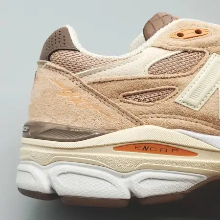 size? x 990v3 Made in USA 'Keepin' it  Keepin Running'