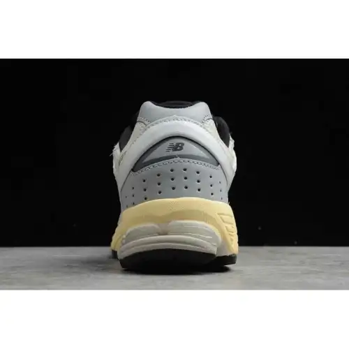 thisisneverthat x 2002R 2002R 'White'