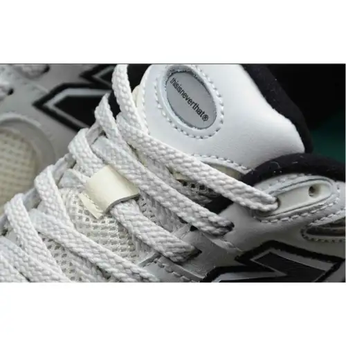 thisisneverthat x 2002R 2002R 'White'