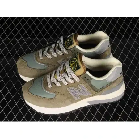 Stone Island x 574 Legacy 'Steel Blue' E4A81177