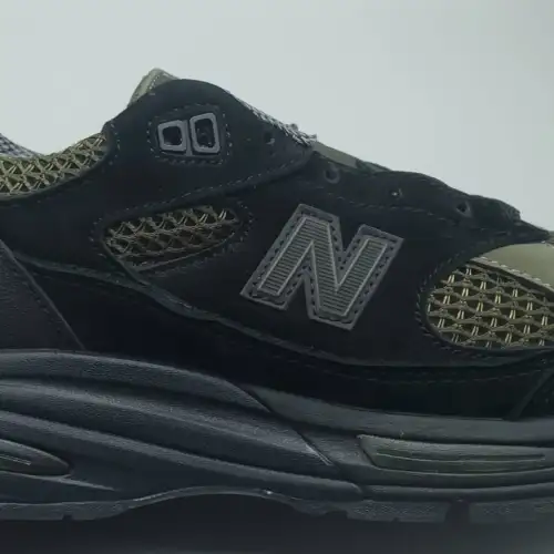 Stone Island Black x 991v2 Made in England 'Black'