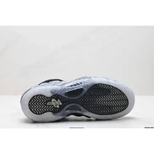 Air Foamposite One Air Foamposite One 'Hologram'