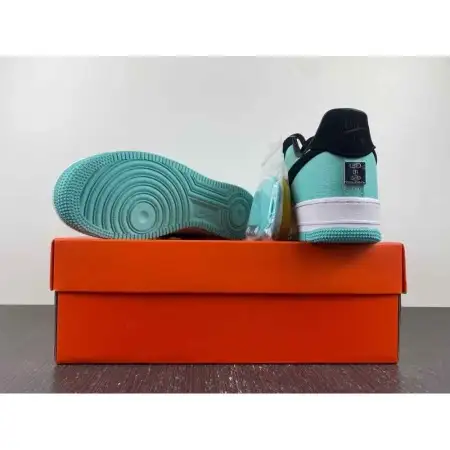 Tiffany & Co. x Air Force 1 Low '1837' Air Force 1 Friends & Family