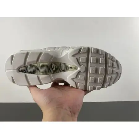 Comme des  Air Max 95 Garçons x Air Max 95 'White'