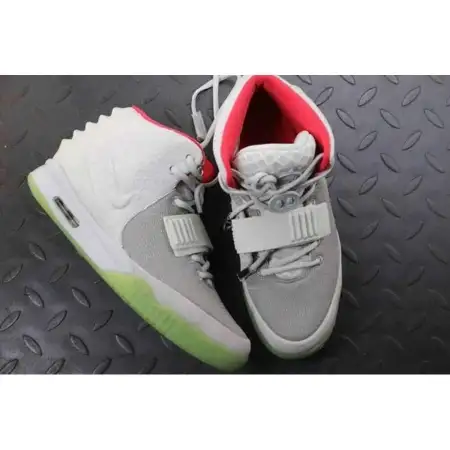 Air Yeezy Yeezy 2 NRG 'Pure Platinum'