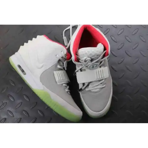 Air Yeezy Yeezy 2 NRG 'Pure Platinum'