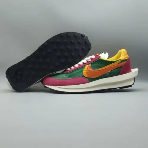 sacai x LDWaffle sacai 'Pine Green'