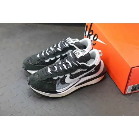 sacai x VaporWaffle 'Black White' 2A1F602