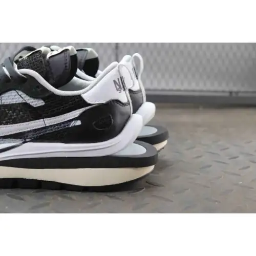 sacai x VaporWaffle VaporWaffle 'Black White'