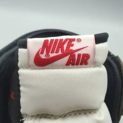 Travis Scott x Air Jordan 1 Retro High OG 'Mocha'
