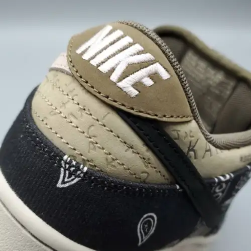 Travis Scott x Dunk Low Premium QS SB Dunk 'Cactus Jack'