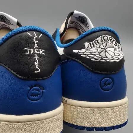 Fragment Design x Travis Scott x Air Jordan Fragment Design 1 Retro Low