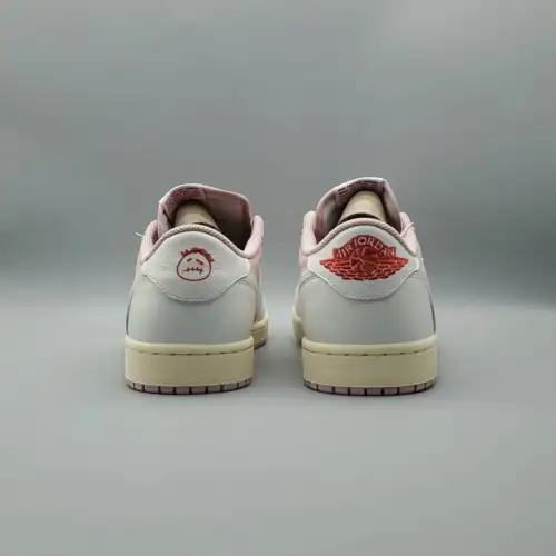 Travis Scott x Air Jordan 1 Low OG SP 'Sail  Air Jordan 1 Shy Pink'