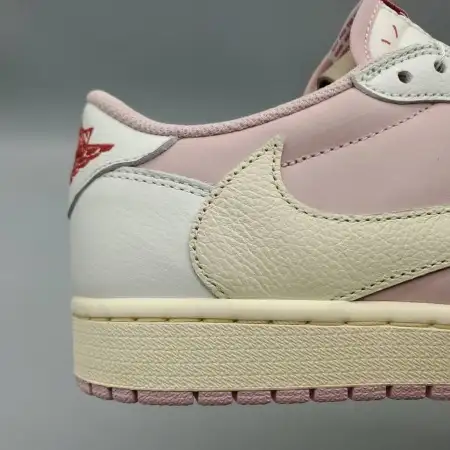 Travis Scott x Air Jordan 1 Low OG SP 'Sail  Air Jordan 1 Shy Pink'