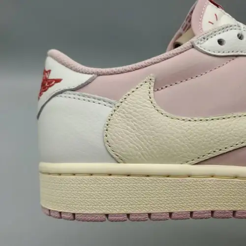 Travis Scott x Air Jordan 1 Low OG SP 'Sail  Air Jordan 1 Shy Pink'