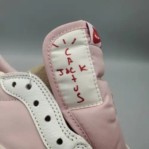 Travis Scott x Air Jordan 1 Low OG SP 'Sail  Air Jordan 1 Shy Pink'
